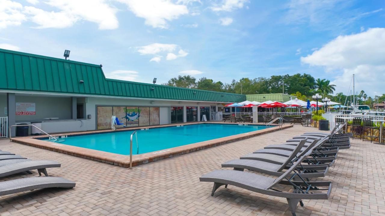 Heated Pool, Fireplace, 70" Tv, Waterfront & More! Sarasota Exterior foto