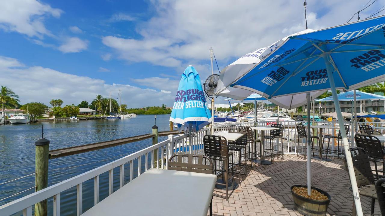 Heated Pool, Fireplace, 70" Tv, Waterfront & More! Sarasota Exterior foto